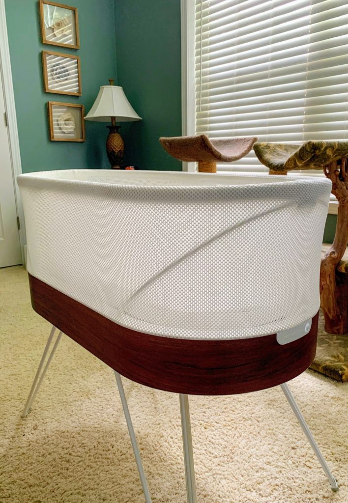 Picture of SNOO bassinet in bedroom